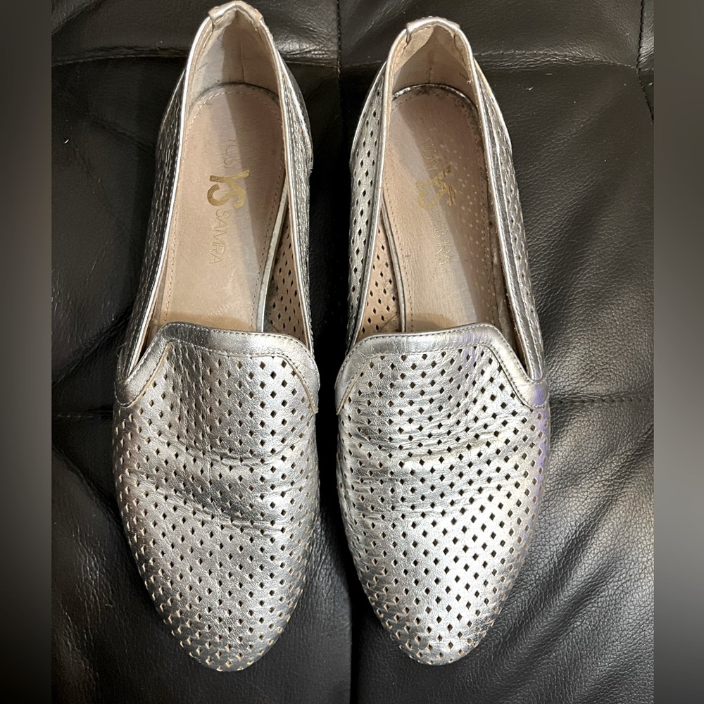 Yosi Samra silver leather perforated smoking slippers. Size 9.